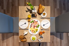 Daily buffet breakfast (EUR 22.50 per person)