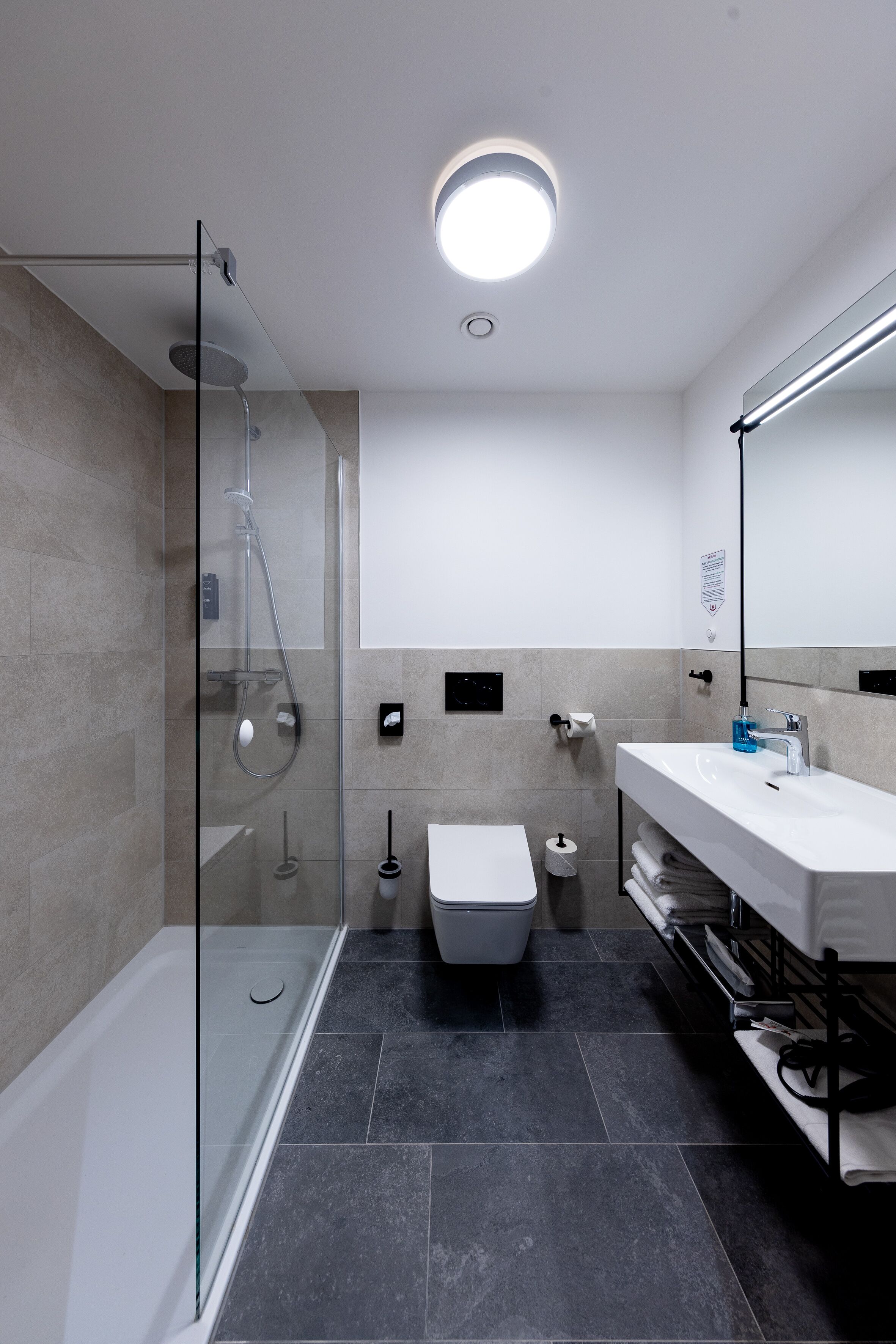 shower, rainfall showerhead, free toiletries, hair dryer