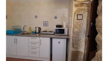 Geladeira, micro-ondas, torradeira, liquidificador