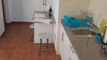 Refrigerador, microondas, tostadora y licuadora