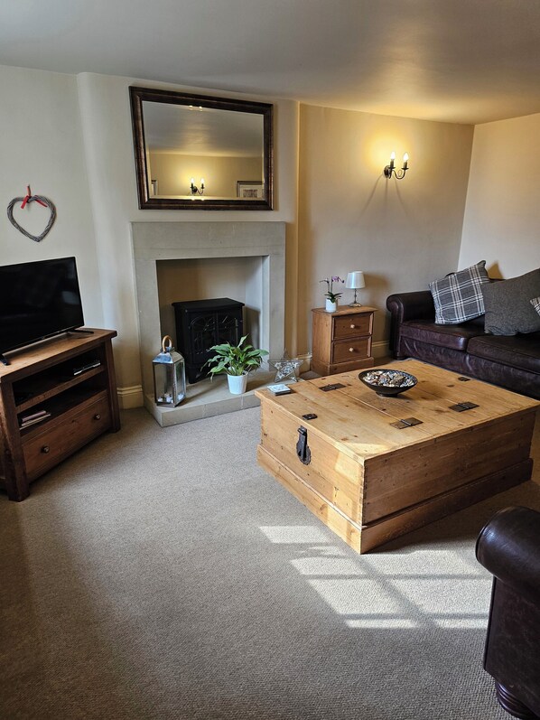 House | Living area | Fireplace - Beautiful 3-bed House in Longnor Near Buxton (Buxton)