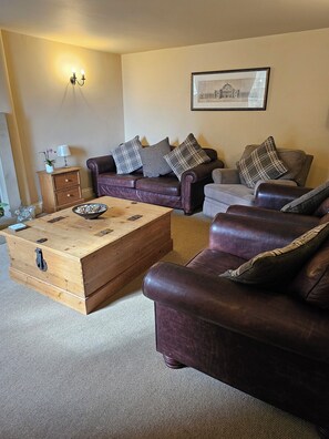 House | Living area | Fireplace - Beautiful 3-bed House in Longnor Near Buxton (Buxton)