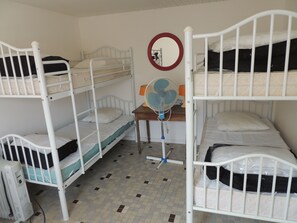 5 Schlafzimmer, Bügeleisen/Bügelbrett, Reisekinderbett, kostenloses WLAN