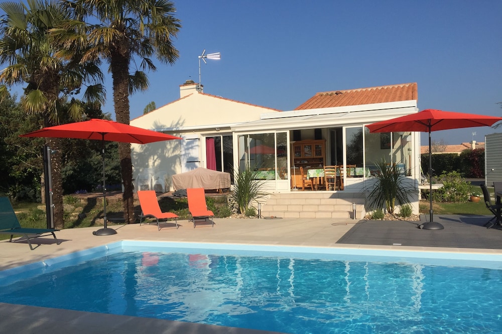 Beautiful comfortable villa near S. d'Olonne, heated swimming pool