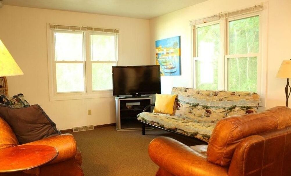 North East Lake House- 2 Apartments- sleeps 12