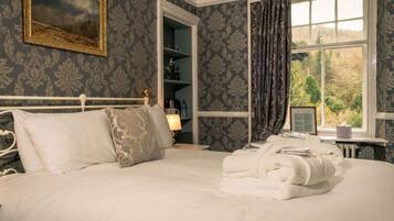 Standard Double Room, Ensuite (Forest View)