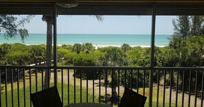 Outdoor dining - Beautiful, unobstructed view the Gulf - Sanibel Island - 12/18/20 - 12/25/20 (Sanibel)