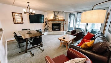 Smart TV, chimenea