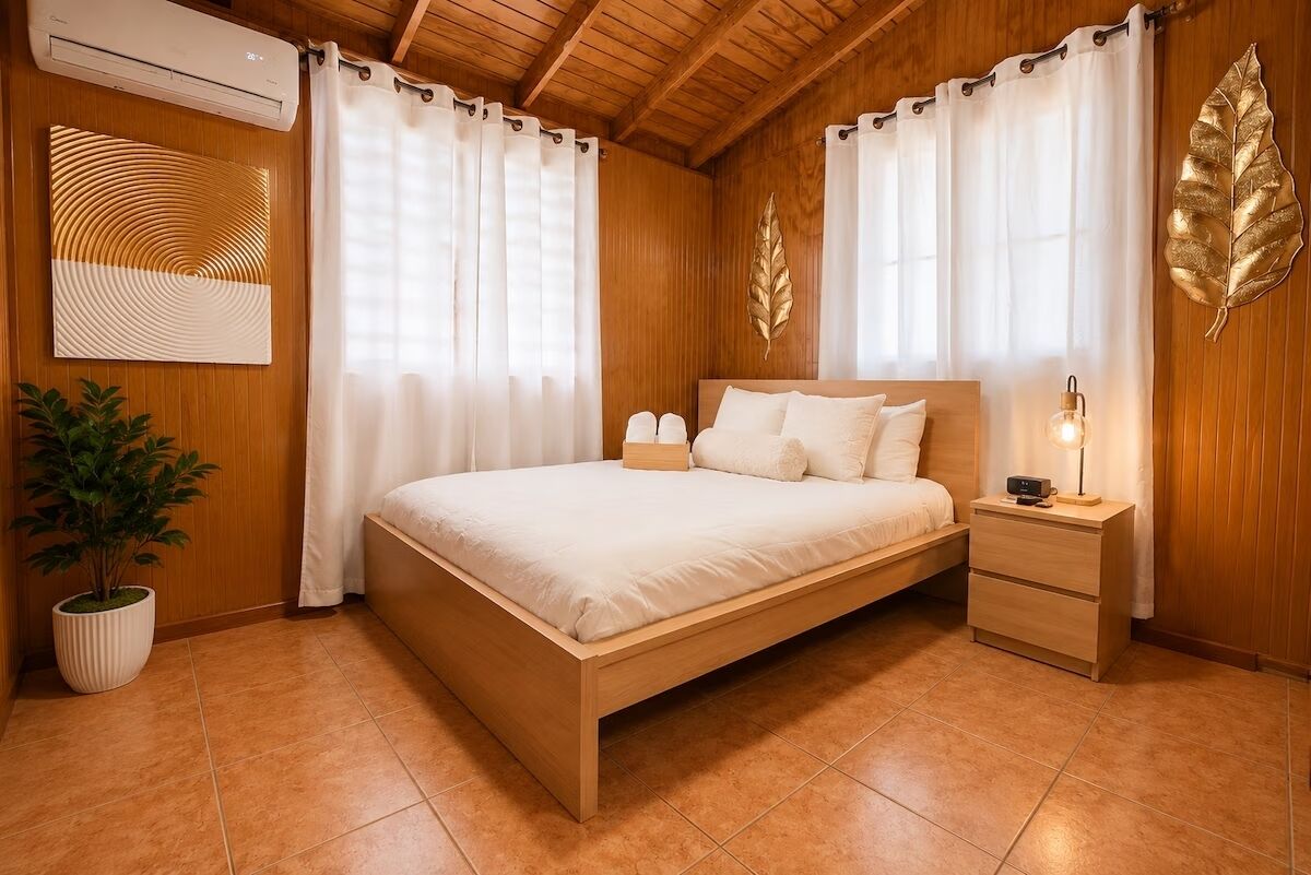 3 bedrooms, desk, iron/ironing board, free WiFi
