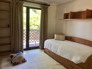 2 soverom, strykejern/-brett, wi-fi og sengetøy