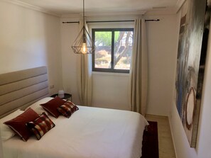 2 Schlafzimmer, Bügeleisen/Bügelbrett, WLAN, Bettwäsche