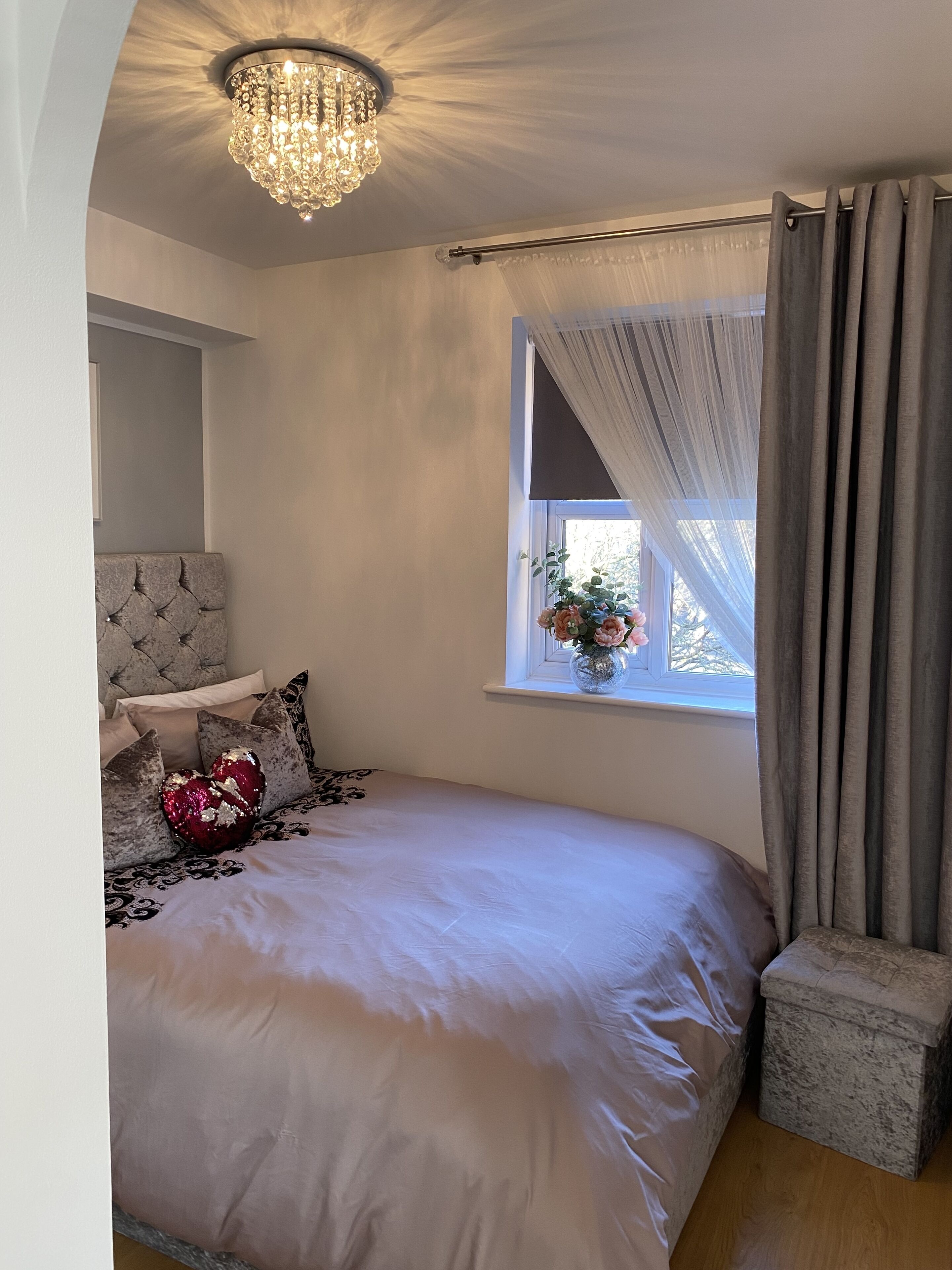 Entire Flat/Easy access across LONDON/FREE 24/7 parking