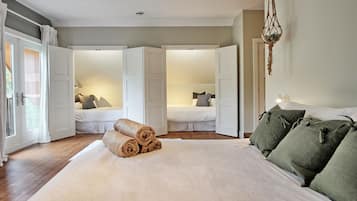 5 bedrooms, desk, travel crib, free WiFi
