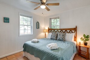 3 bedrooms, iron/ironing board, WiFi, bed sheets