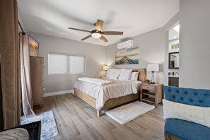 2 slaapkamers, een strijkplank/strijkijzer, reisbedje, gratis wifi