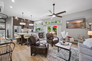 Smart TV, fireplace, books - 2 Beautiful Coastal Homes | Family Friendly | Yard | CLOSE TO BEACH + LEGOLAND! (Oceanside)