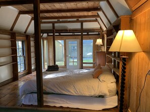 2 bedrooms, in-room safe, desk, free WiFi