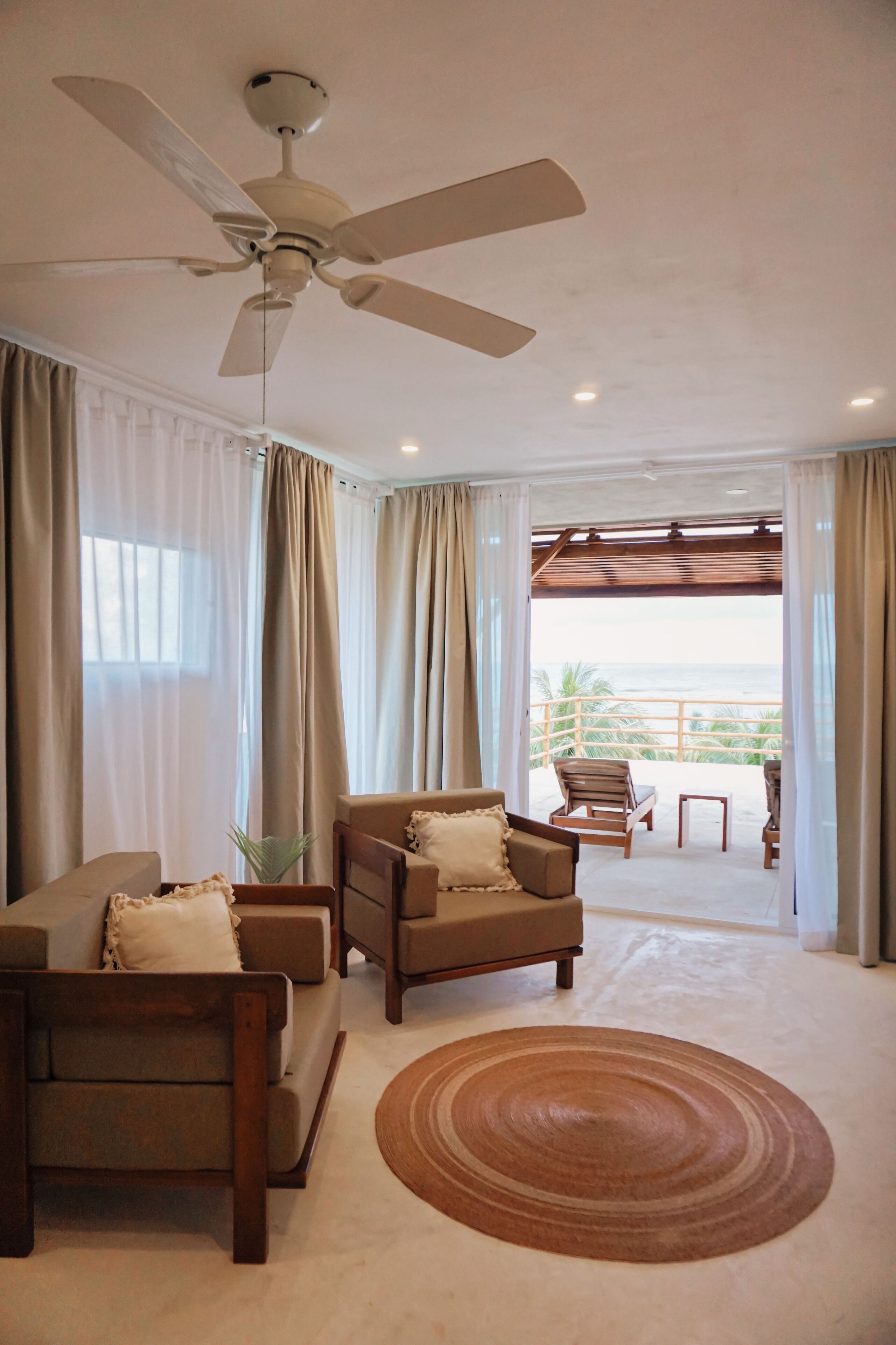 Photo - Noah Beach Hotel & Suites