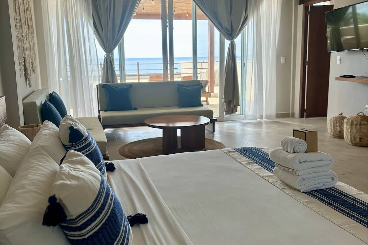 presidential suite, 2 bedrooms | 2 bedrooms, premium bedding, pillow-top beds, minibar