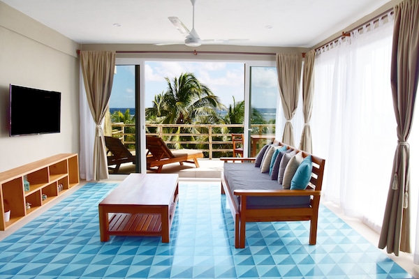 Ropa de cama de alta calidad, colchones con pillow-top y minibar