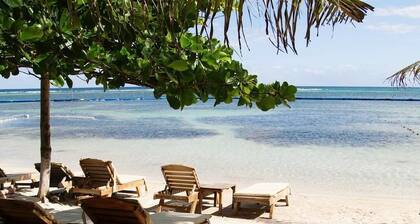 Noah Beach Hotel & Suites