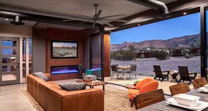 Sundial by Fieldtrip | Modern Luxury with Hot Tub & Mountain Views