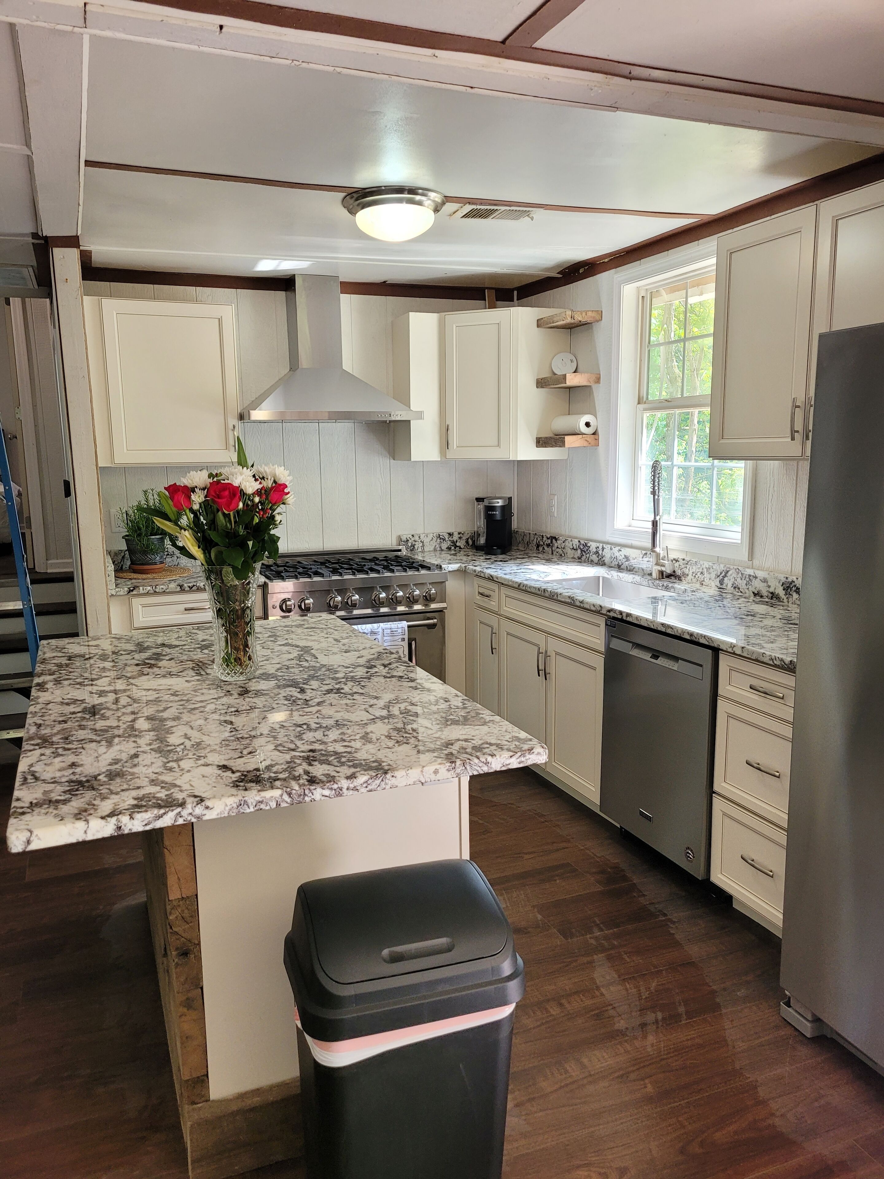 Kentucky River frontage and less than a mile off I-75