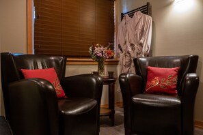 Couples treatment rooms, steam room, body treatments, aromatherapy - Sleeping Lady Mountain Resort & Spa (Leavenworth)