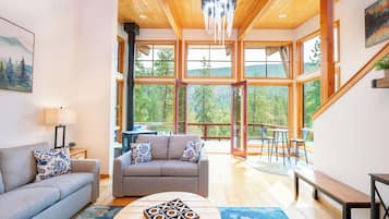 Sviitti, useita sänkyjä | Oleskelualue