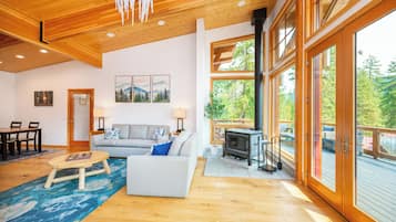 Osprey's Nest | Living area