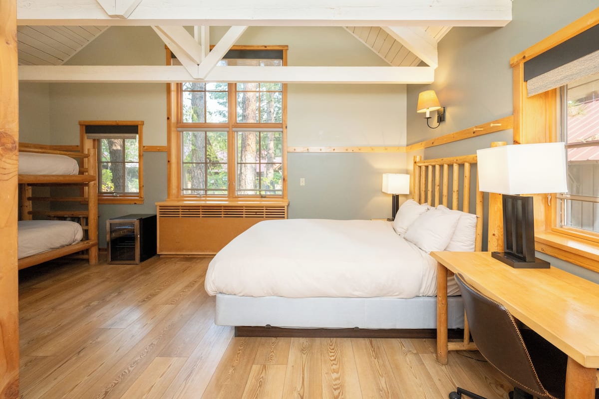 Desk, laptop workspace, free WiFi, bed sheets