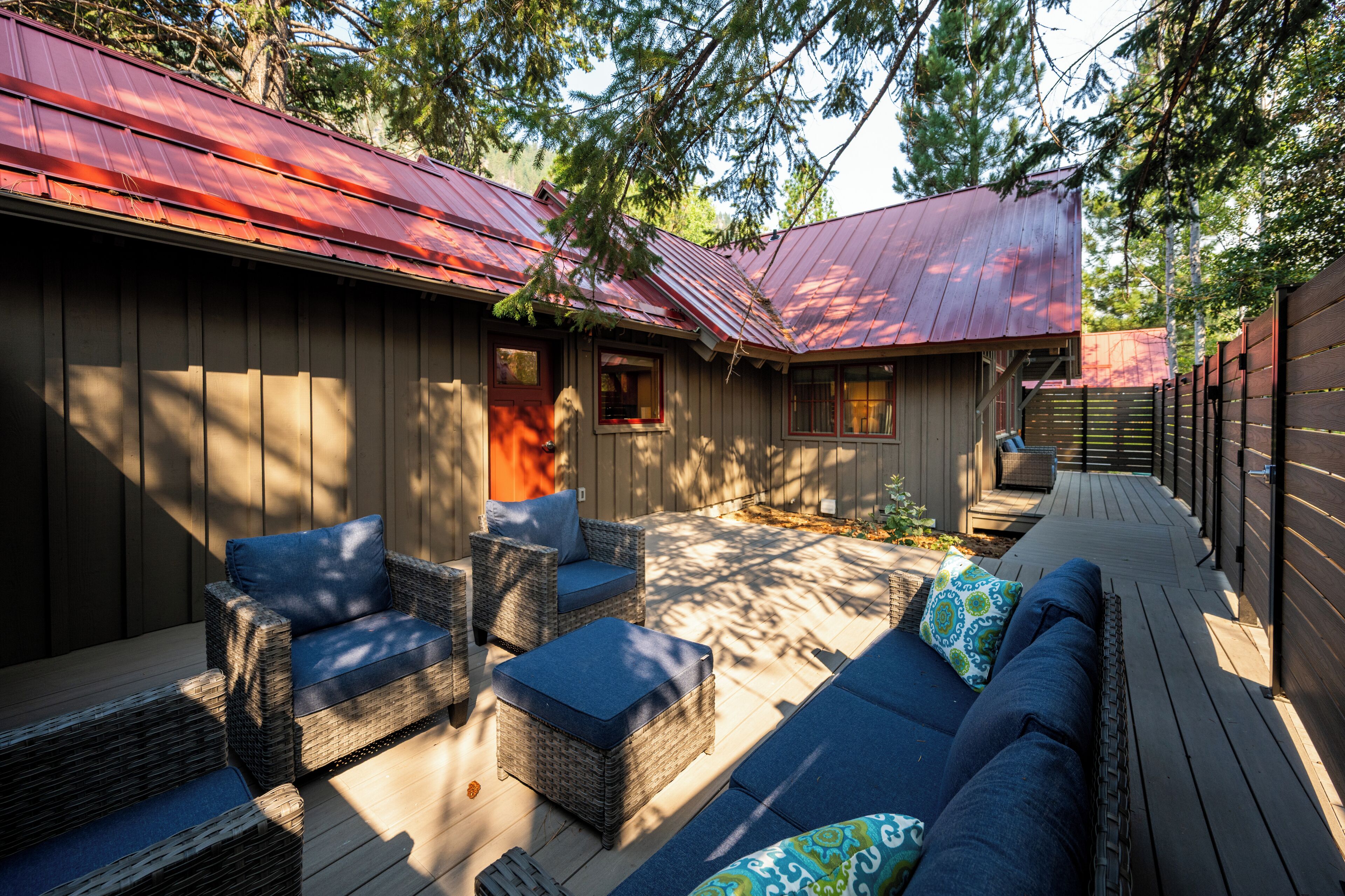 Suite, varias camas | Terraza o patio