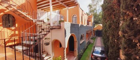 Desk, laptop workspace, free WiFi, bed sheets