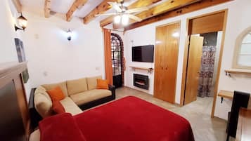 Standard Room | Desk, laptop workspace, free WiFi, bed sheets