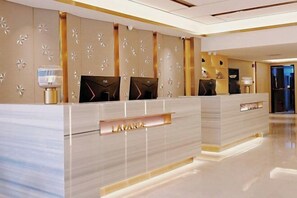 Lobby - Lavande Hotel (Zhuhai Gongbei Port Plaza Light Rail Terminal Store) (Zhuhai)