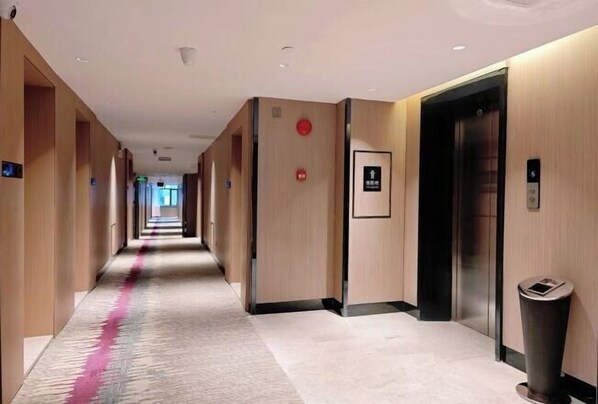 Interior - Lavande Hotel (Zhuhai Gongbei Port Plaza Light Rail Terminal Store) (Zhuhai)