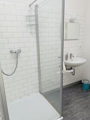 Dusche, Haartrockner, Seife