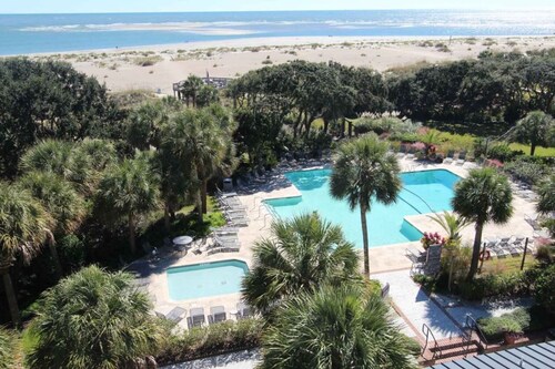 Oceanfront, Newly Renovated, Luxury Two-Story Penthouse - Shipwatch 418