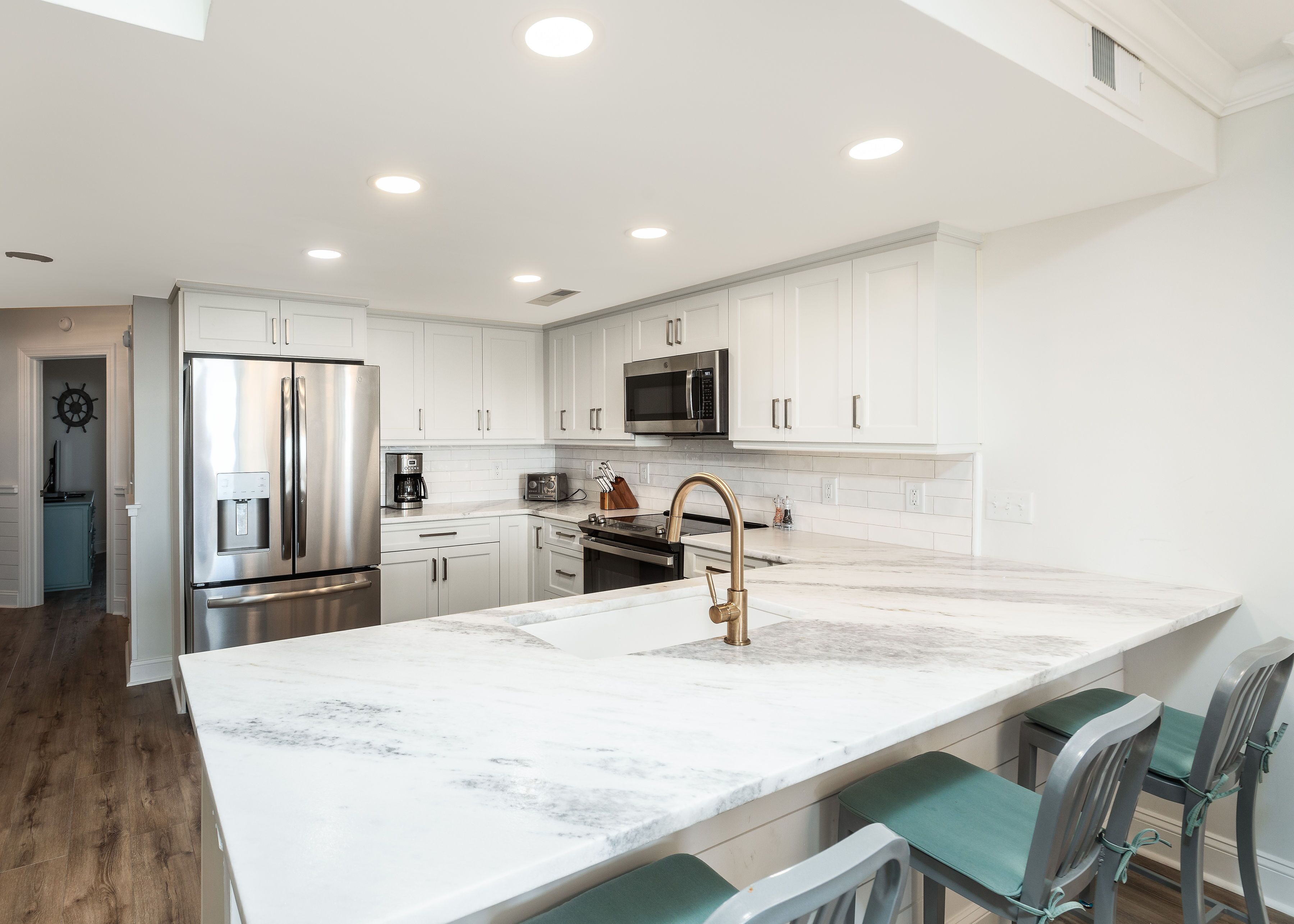 Oceanfront, Newly Renovated, Luxury Two-Story Penthouse - Shipwatch 418