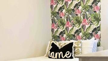 3 soveværelser, skrivebord, strygejern/strygebræt, weekendseng