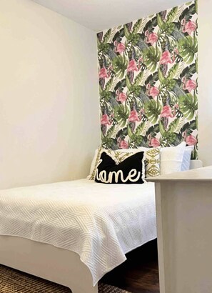 3 bedrooms, desk, iron/ironing board, travel crib