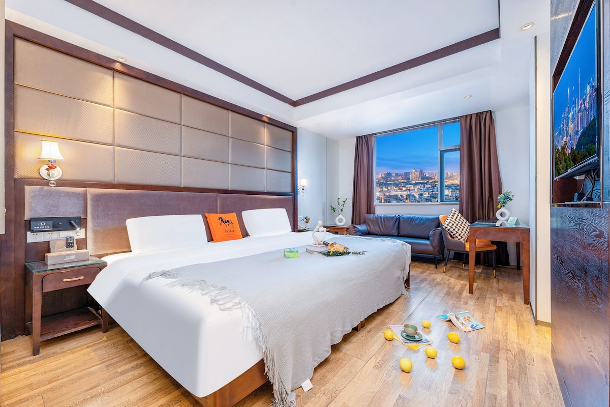 Exclusive Double Room, 1 King Bed, City View | 1 bedroom, Egyptian cotton sheets, premium bedding, down duvets