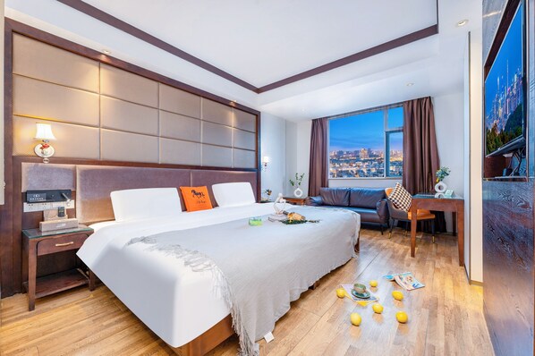 Exclusive Double Room, 1 King Bed, City View