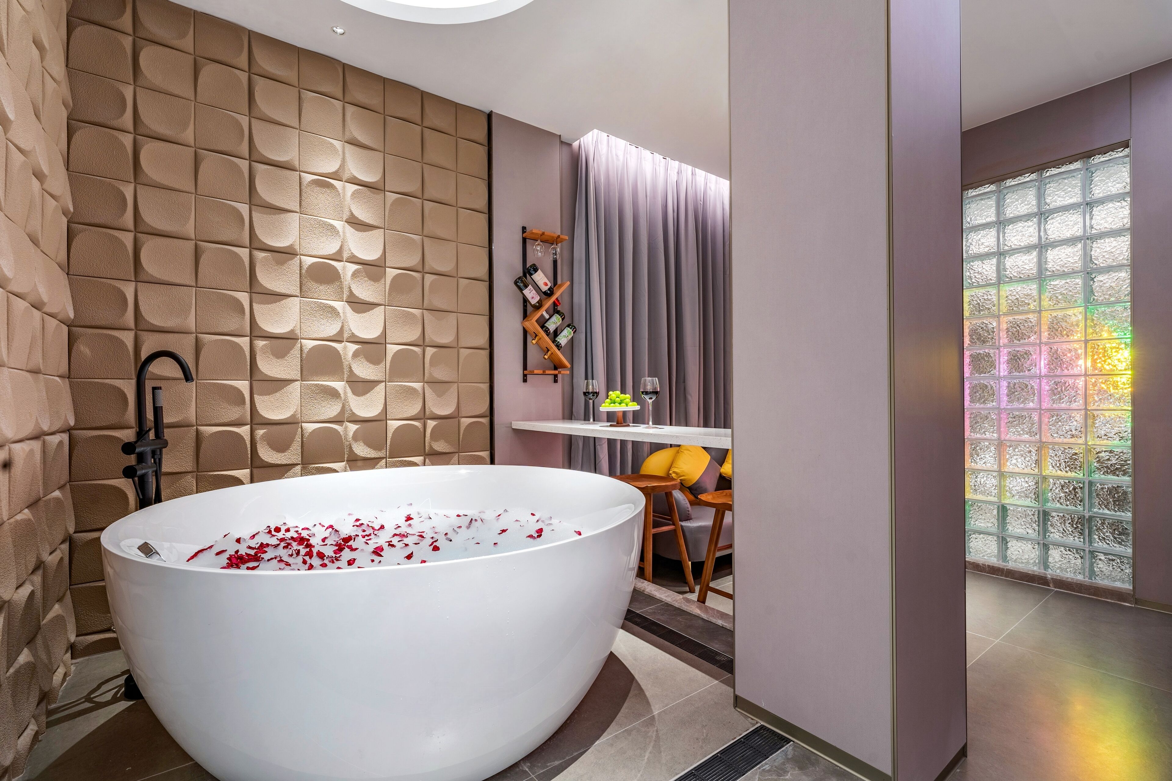 Phòng có thiết kế đặc sắc, 1 giường cỡ king | Bồn tắm spa riêng