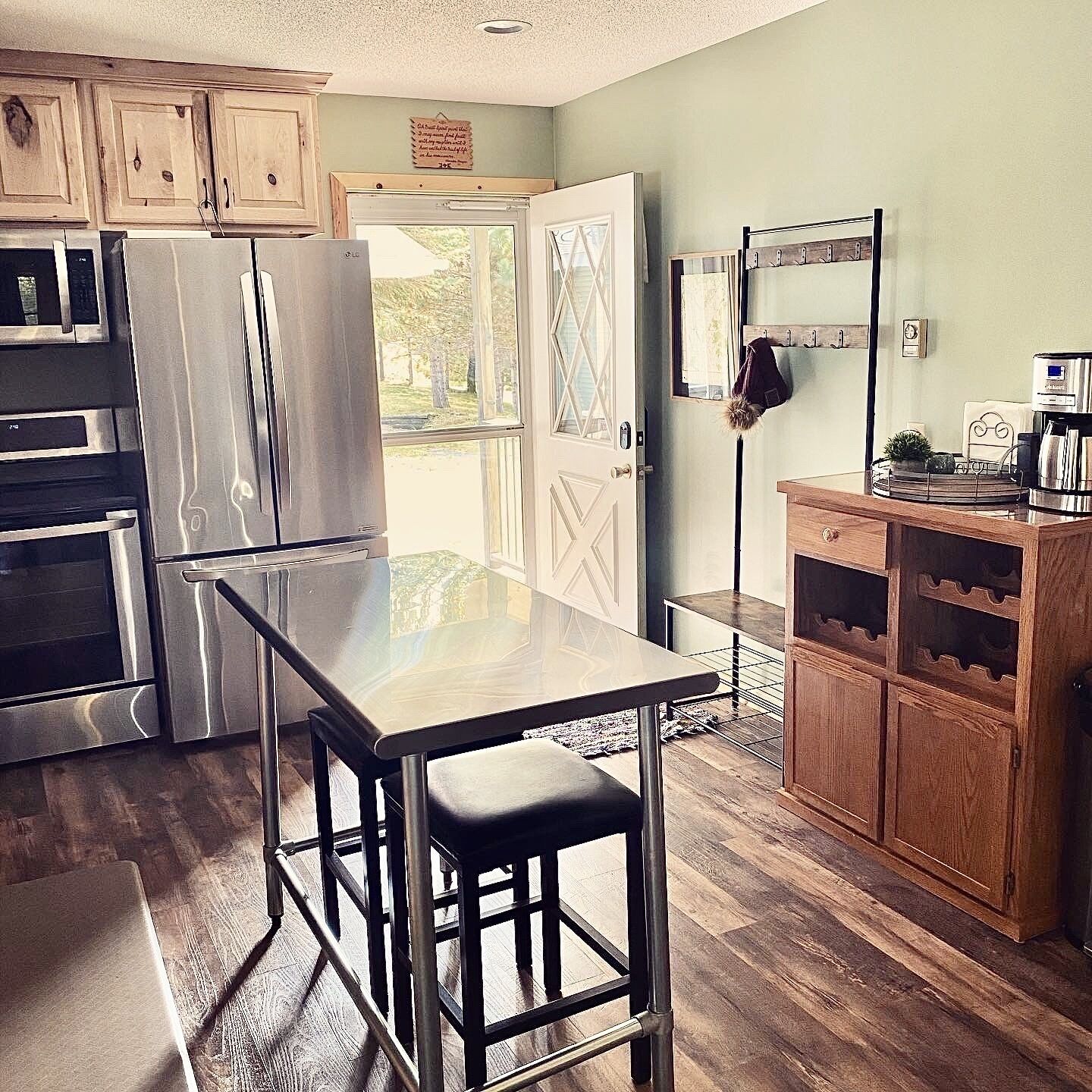 Island View Lake Home ~ Year-Round Quiet Lakelife