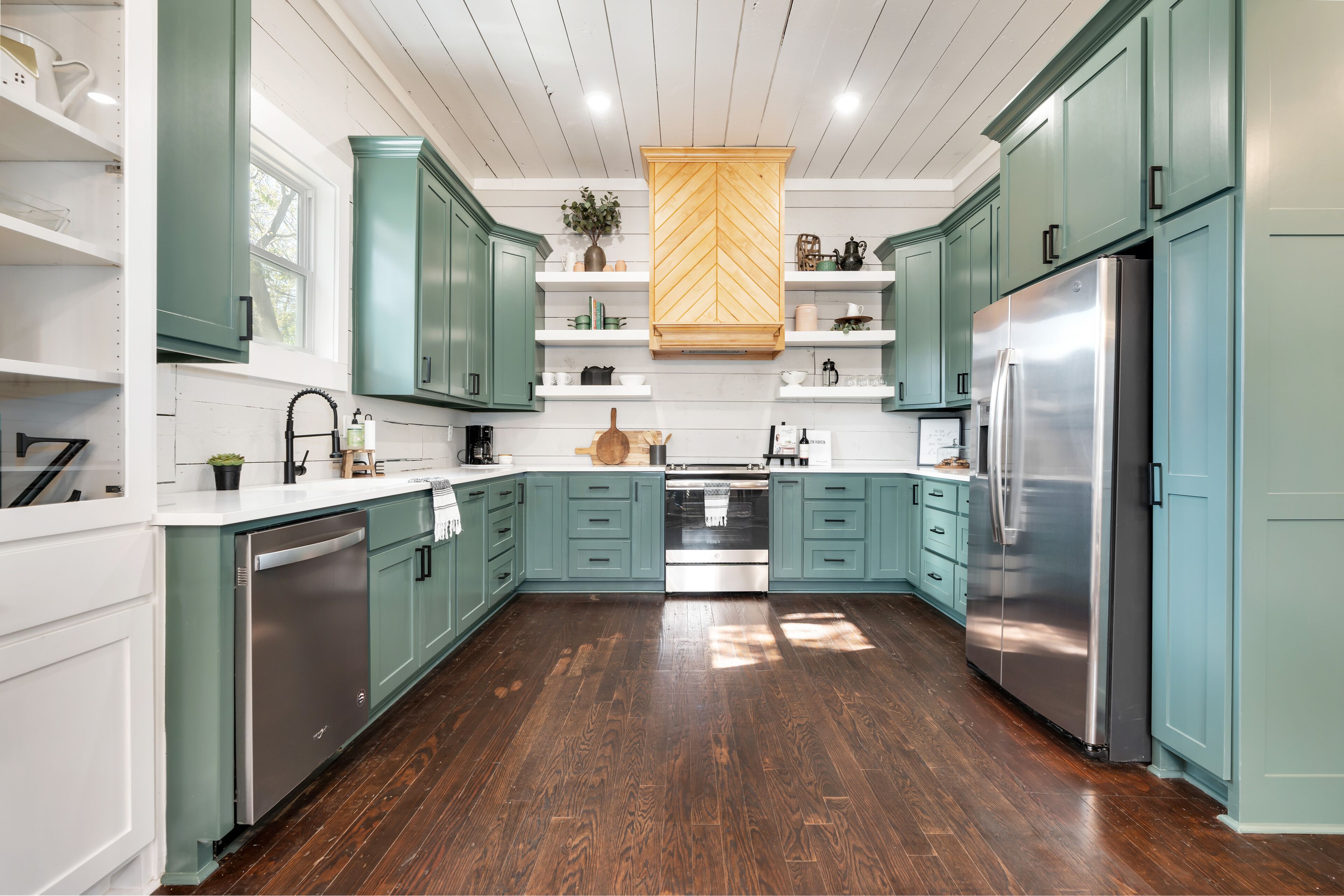 Modern Lodge Upscale Retreat - GLEN HAVEN