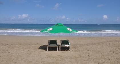 Hotel room with private bathroom near Playa Encuentro surfing beach, pool/Wifi