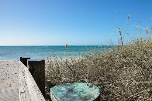Adventures in Paradise at Sombrero Beach ~ Pet friendly waterfront pool home, 26' dock