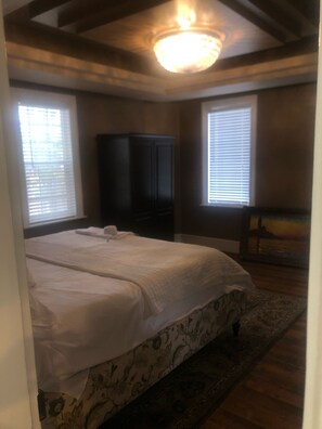 3 habitaciones, tabla de planchar con plancha y wifi gratis 