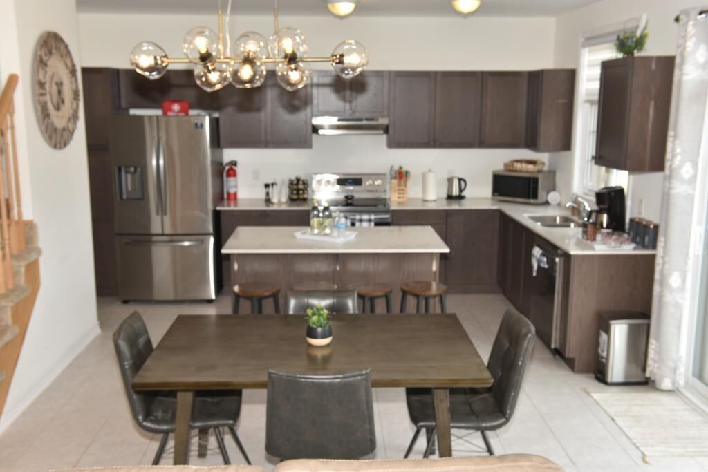 Paradise in Prince Edward County W/ HOT TUB & SAUNA